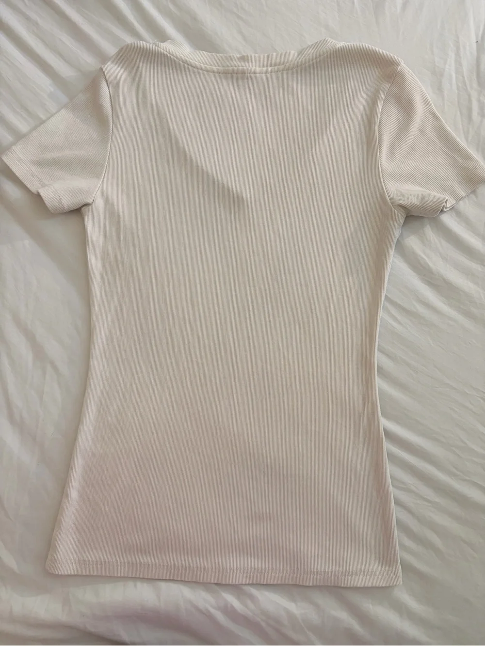 Classic V-Neck Short Sleeve Top in Cream